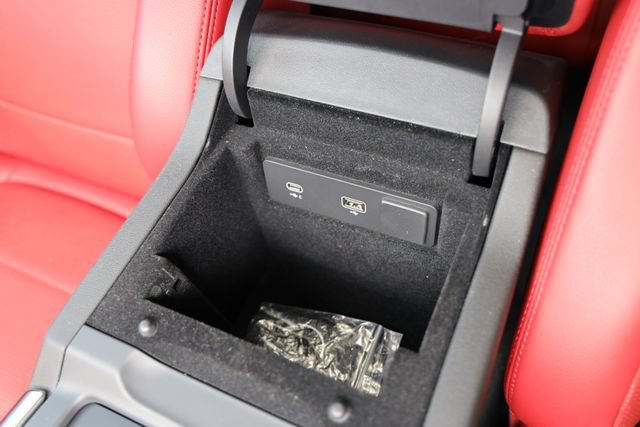 Used 2024 Jaguar XF R-Dynamic SE AWD/4WD image 28