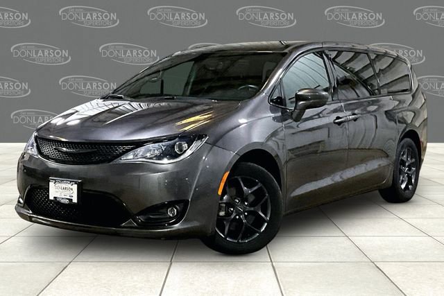 Used 2020 Chrysler Pacifica Touring w/ S Appearance Package image 3