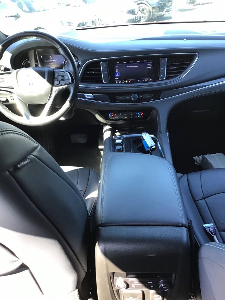 Used 2024 Buick Enclave Premium image 7