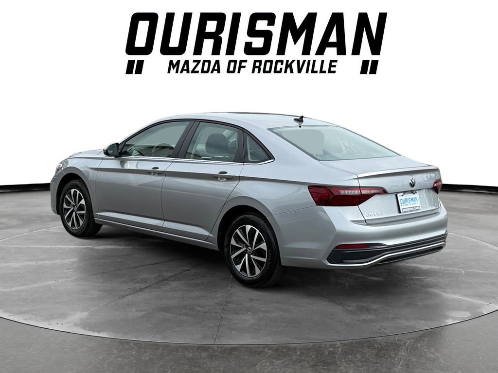 Used 2024 Volkswagen Jetta S image 4