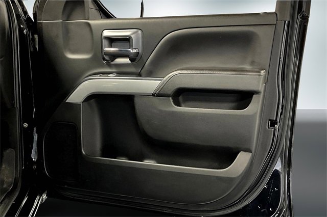 Used 2018 Chevrolet Silverado 1500 LT w/ Midnight Edition image 23