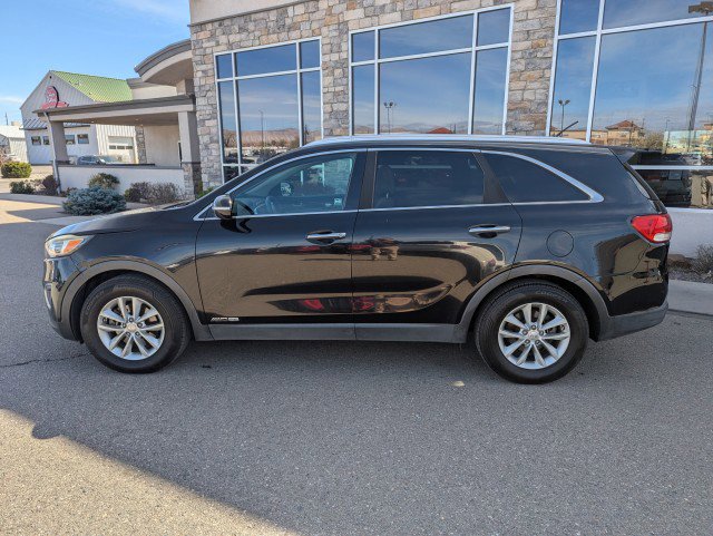 Used 2016 Kia Sorento LX image 2