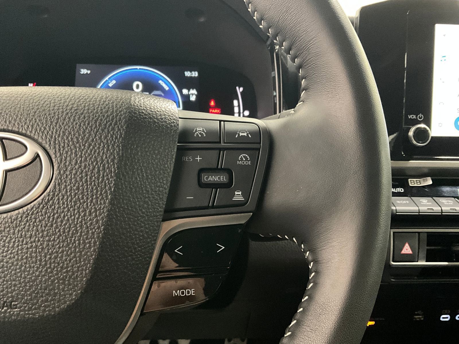 Used 2025 Toyota Camry SE FWD image 19