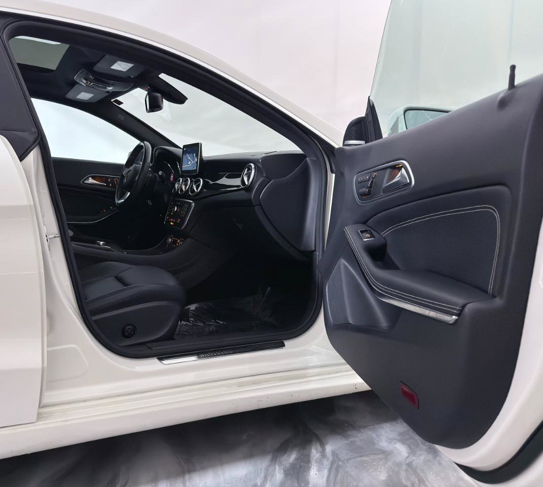 Used 2015 Mercedes-Benz CLA 250 4MATIC image 24
