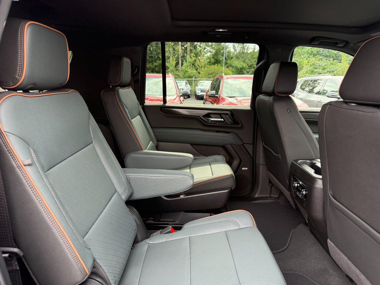 New 2026 GMC Yukon XL AT4 AWD/4WD image 22