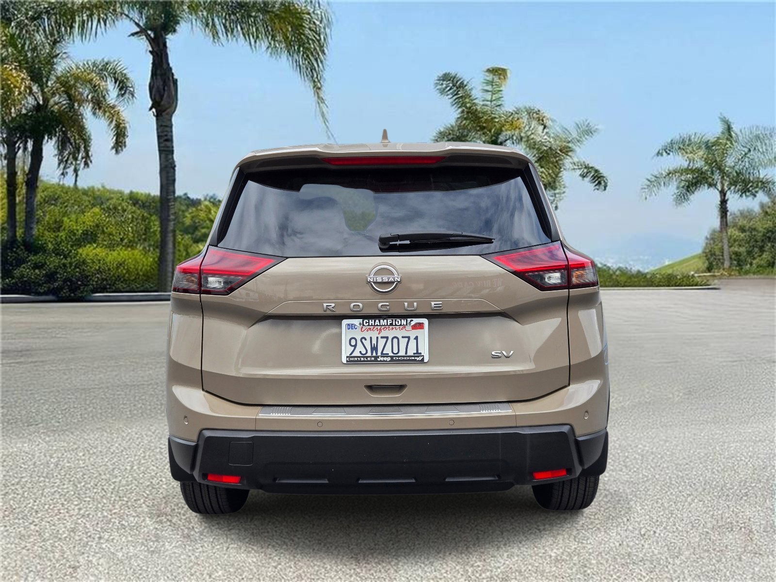 Used 2024 Nissan Rogue SV FWD image 5