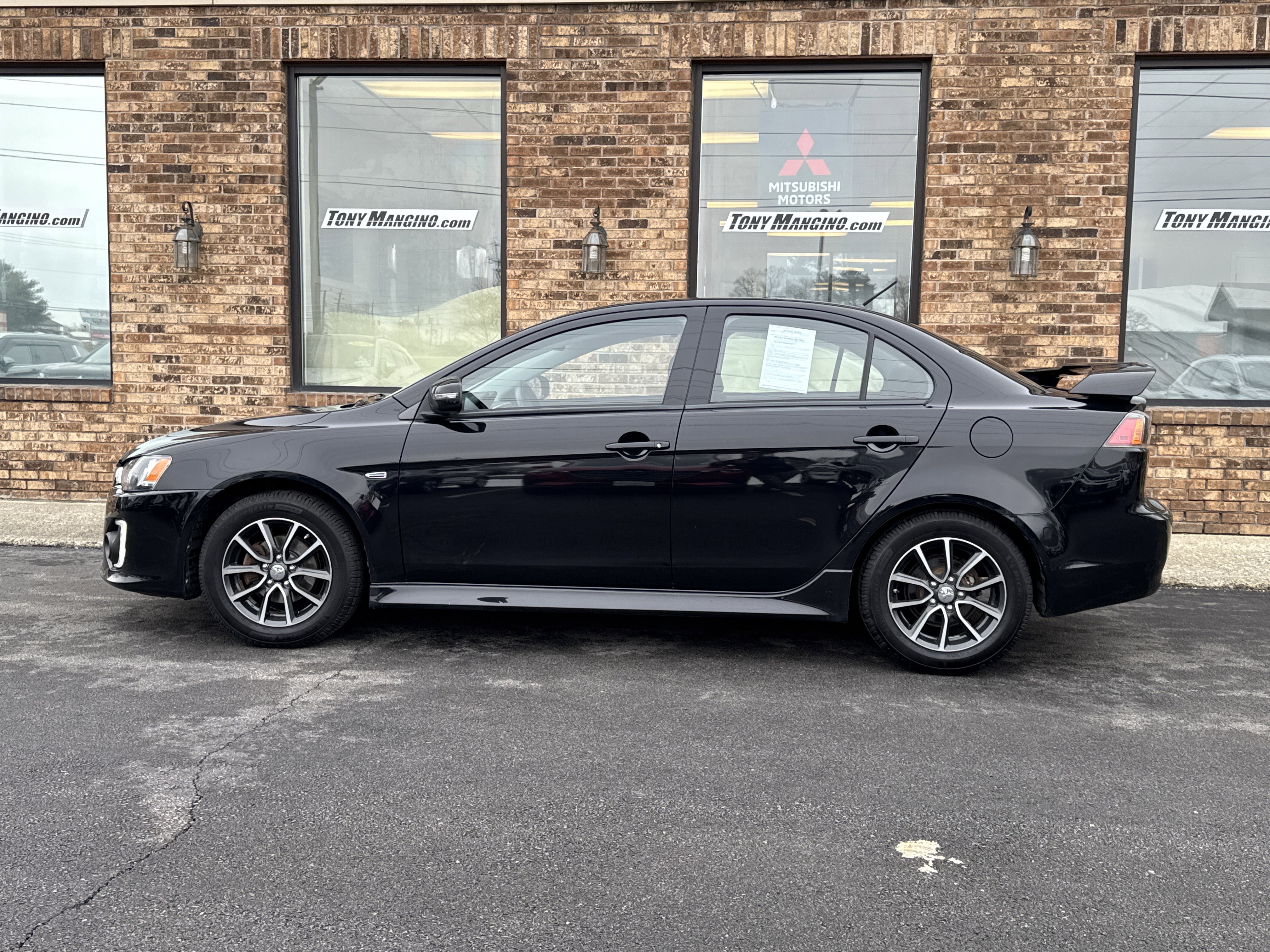 Used 2017 Mitsubishi Lancer ES image 4