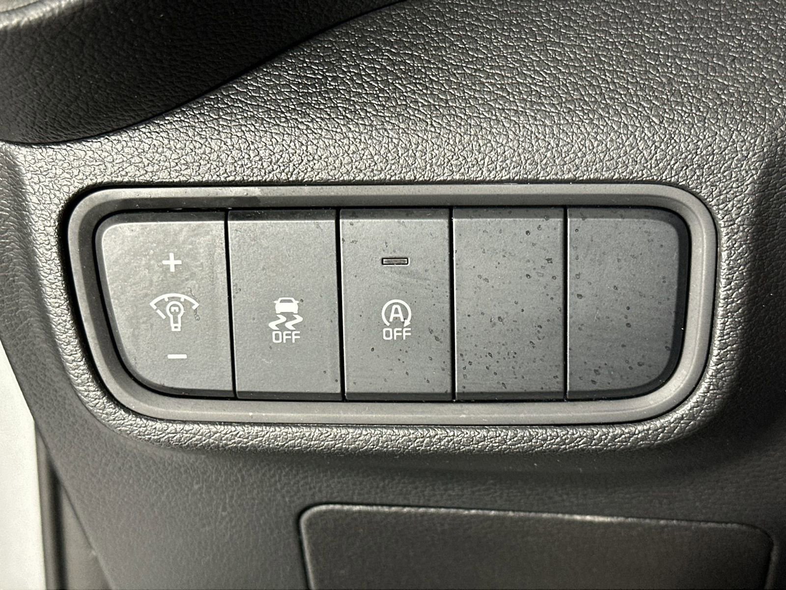 Used 2025 Kia Soul LX w/ LX Technology Package FWD image 22