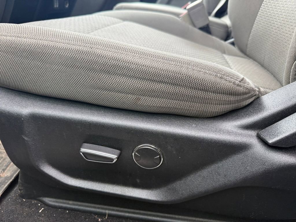 Used 2019 Ford F350 XLT w/ XLT Premium Package image 13