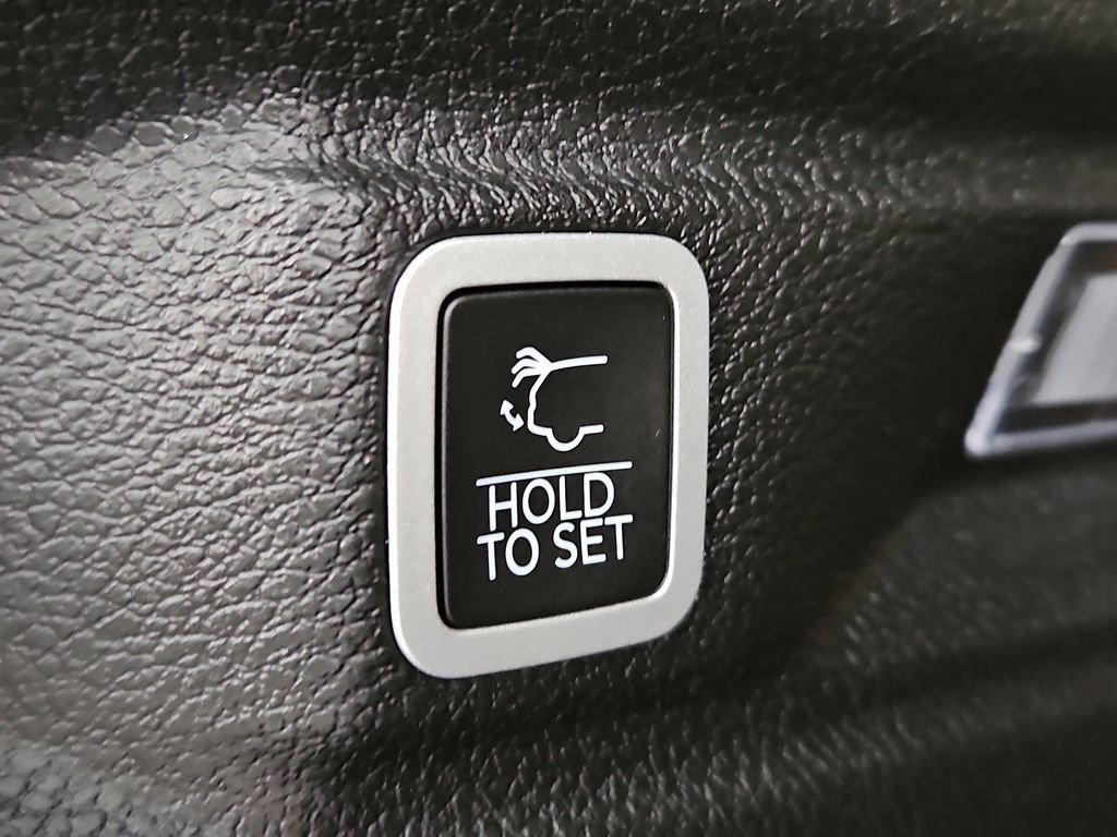 Used 2024 Jeep Grand Cherokee L Summit image 22