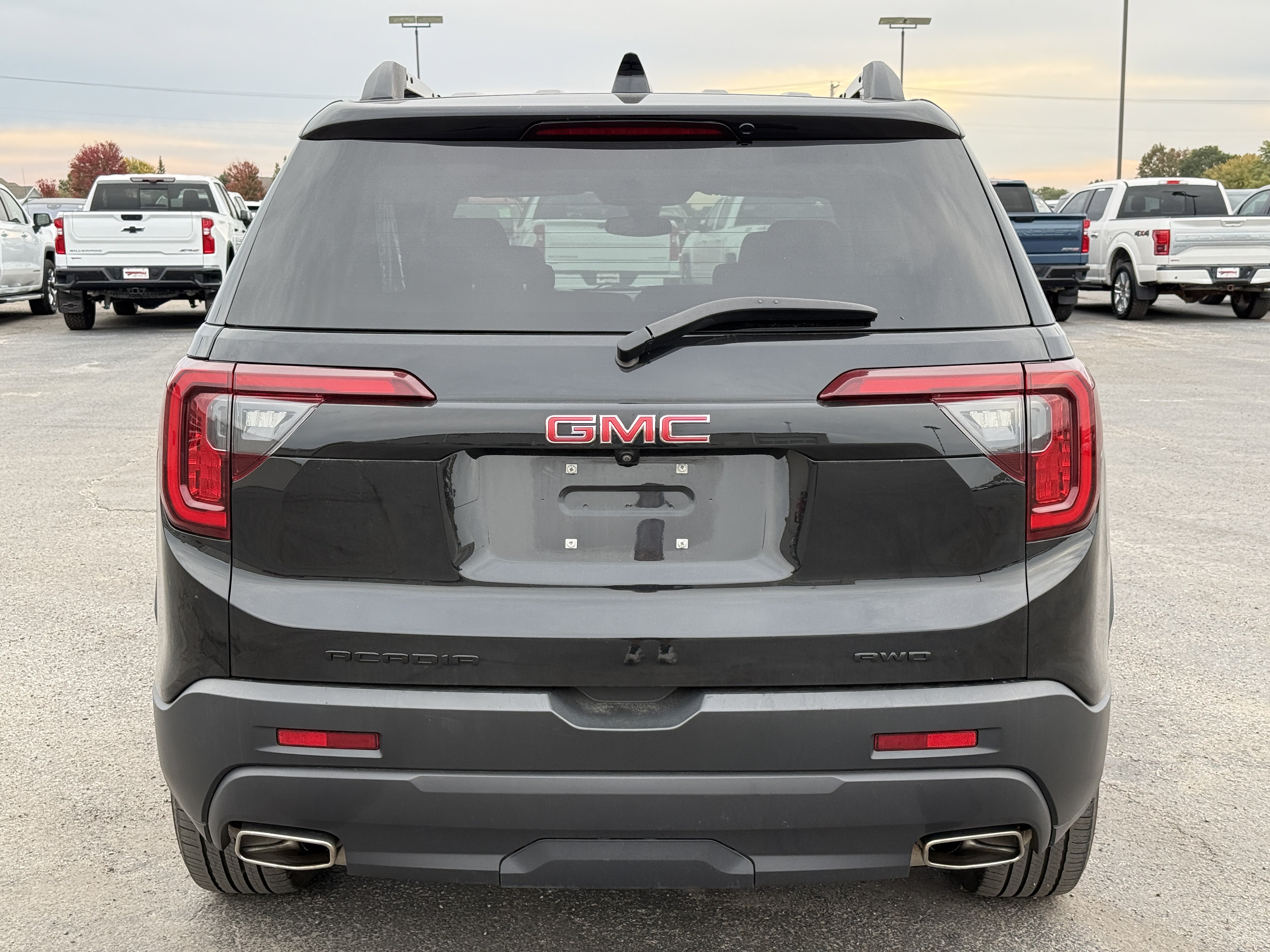 Used 2023 GMC Acadia SLE w/ Driver Convenience Package AWD/4WD image 5