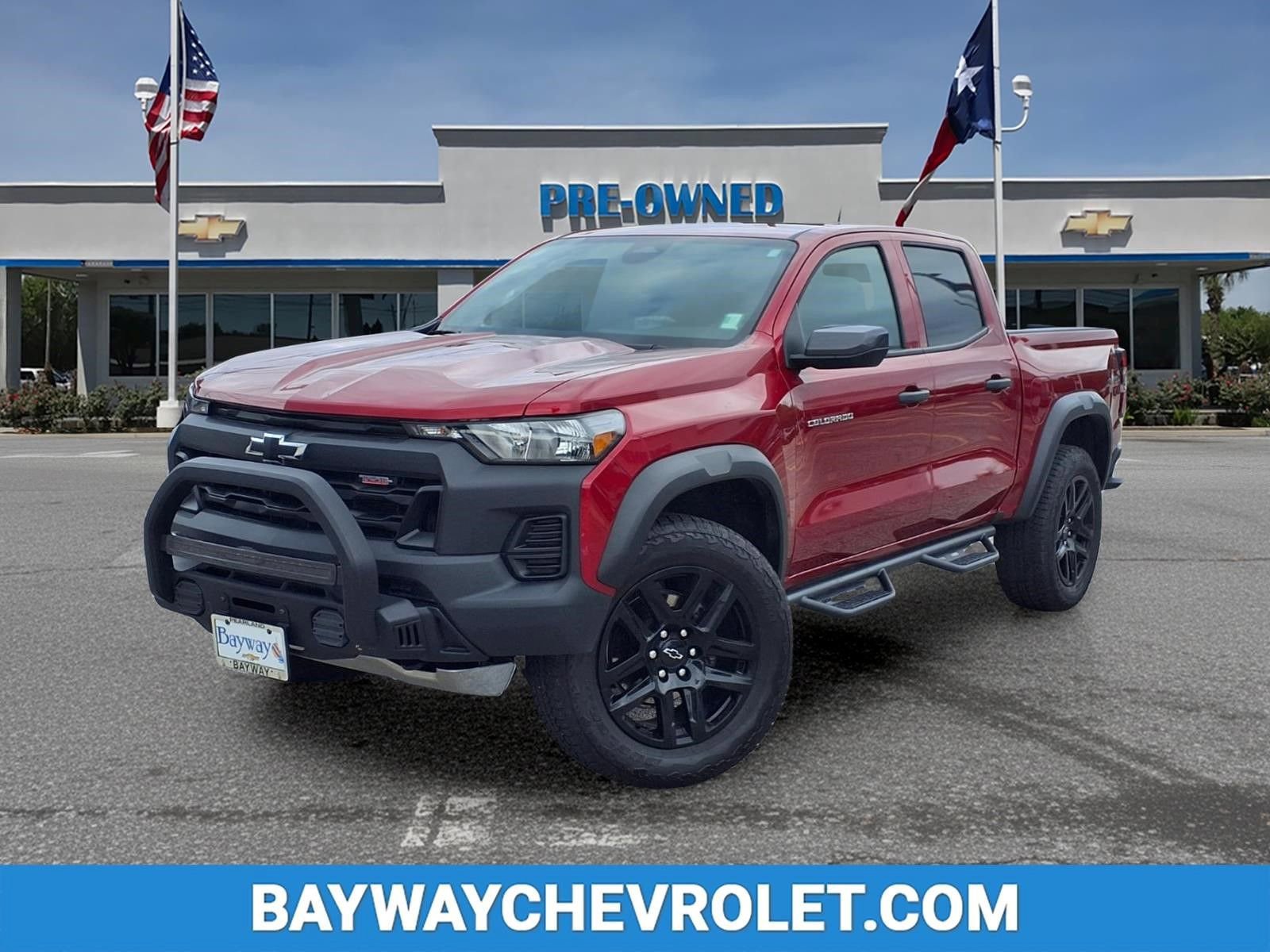 Used 2025 Chevrolet Colorado Trail Boss w/ Off-Road Front Bumper Package image 1