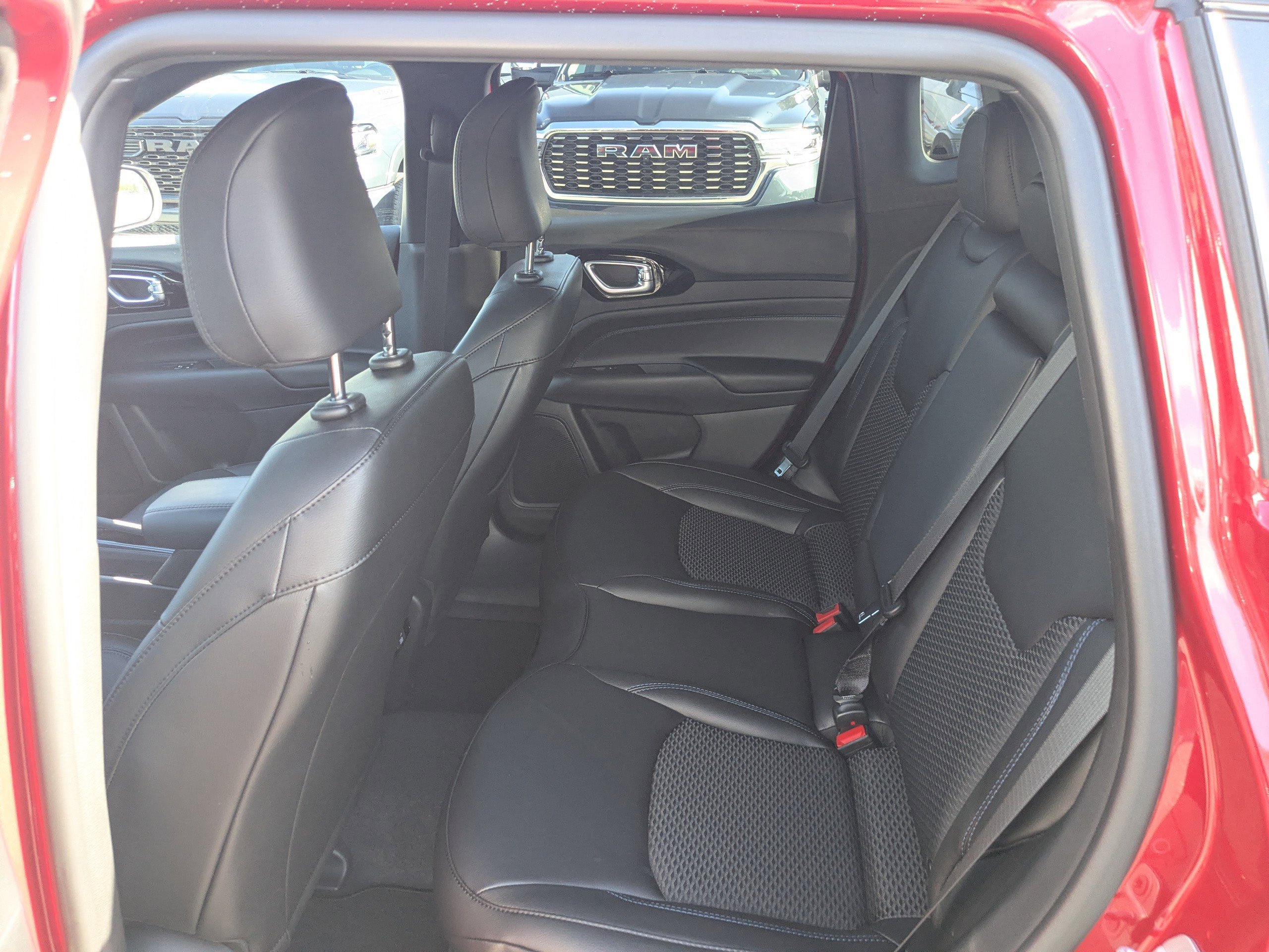 New 2026 Jeep Compass Latitude image 13