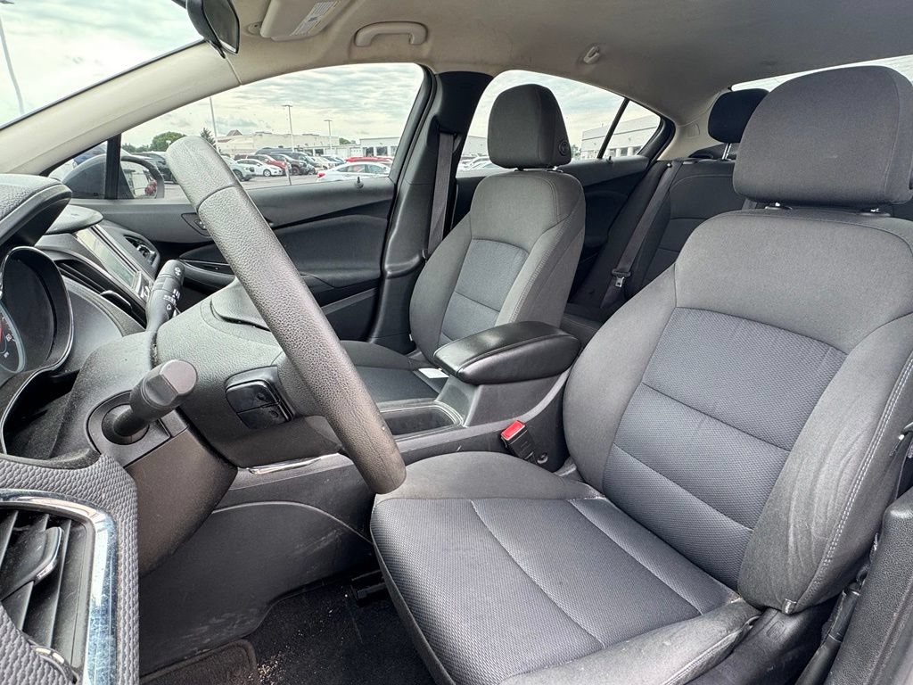 Used 2016 Chevrolet Cruze LT w/ Convenience Package FWD image 10