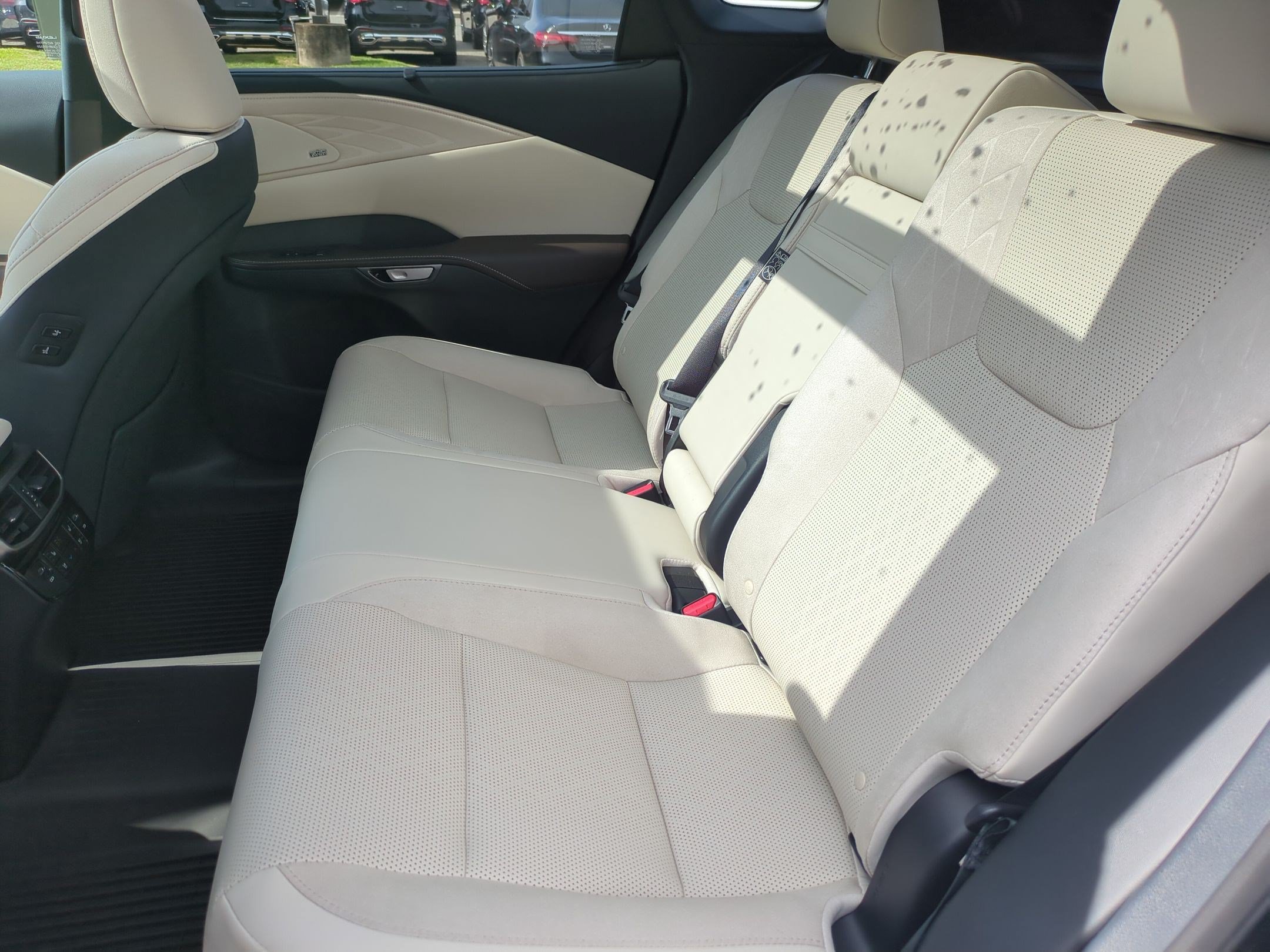 Used 2025 Lexus RX 450h AWD w/ Convenience Package image 31