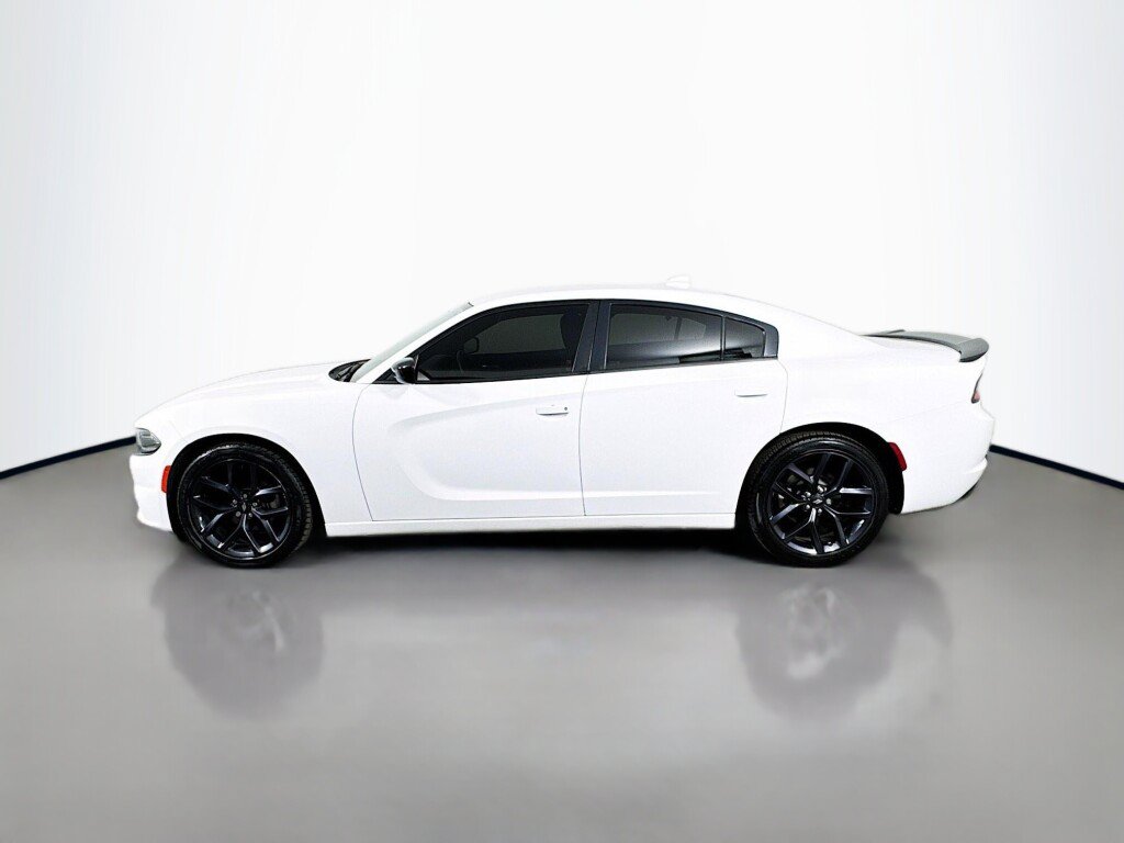 Used 2023 Dodge Charger SXT w/ Blacktop Package RWD image 2