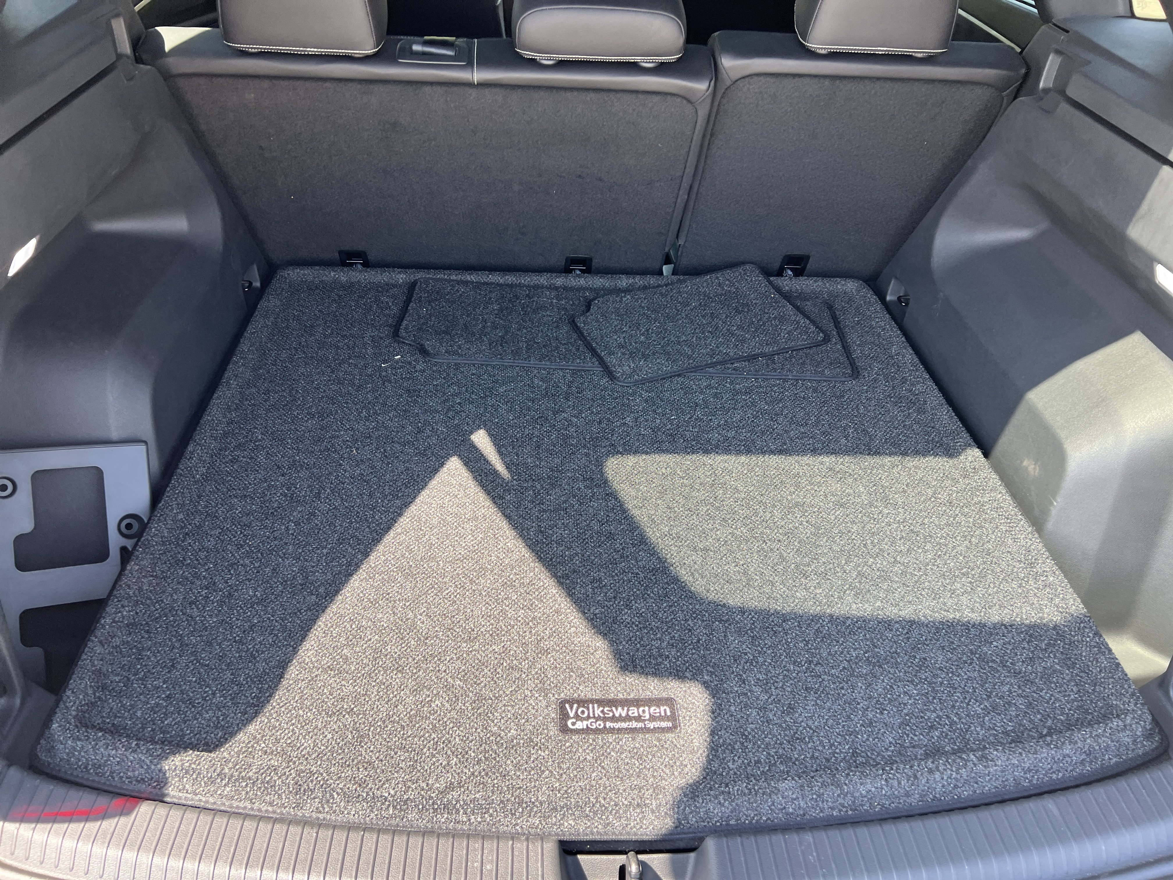 Certified 2025 Volkswagen Atlas Cross Sport SE w/ Panoramic Sunroof Package FWD image 31