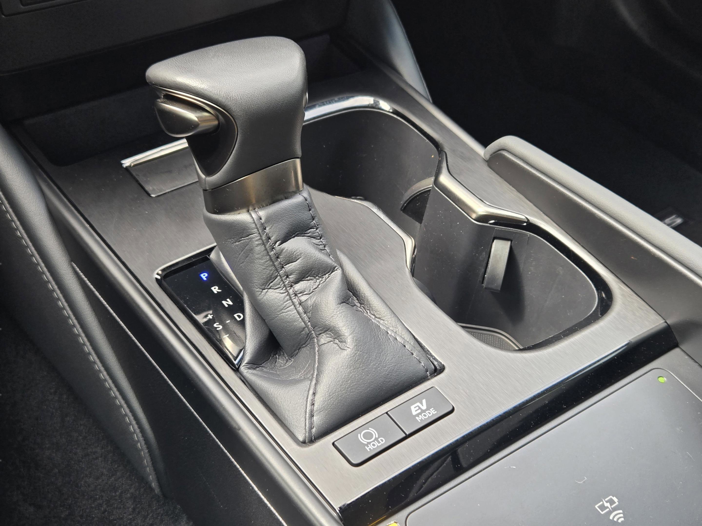 Used 2025 Lexus ES 300h w/ Premium Package FWD image 19