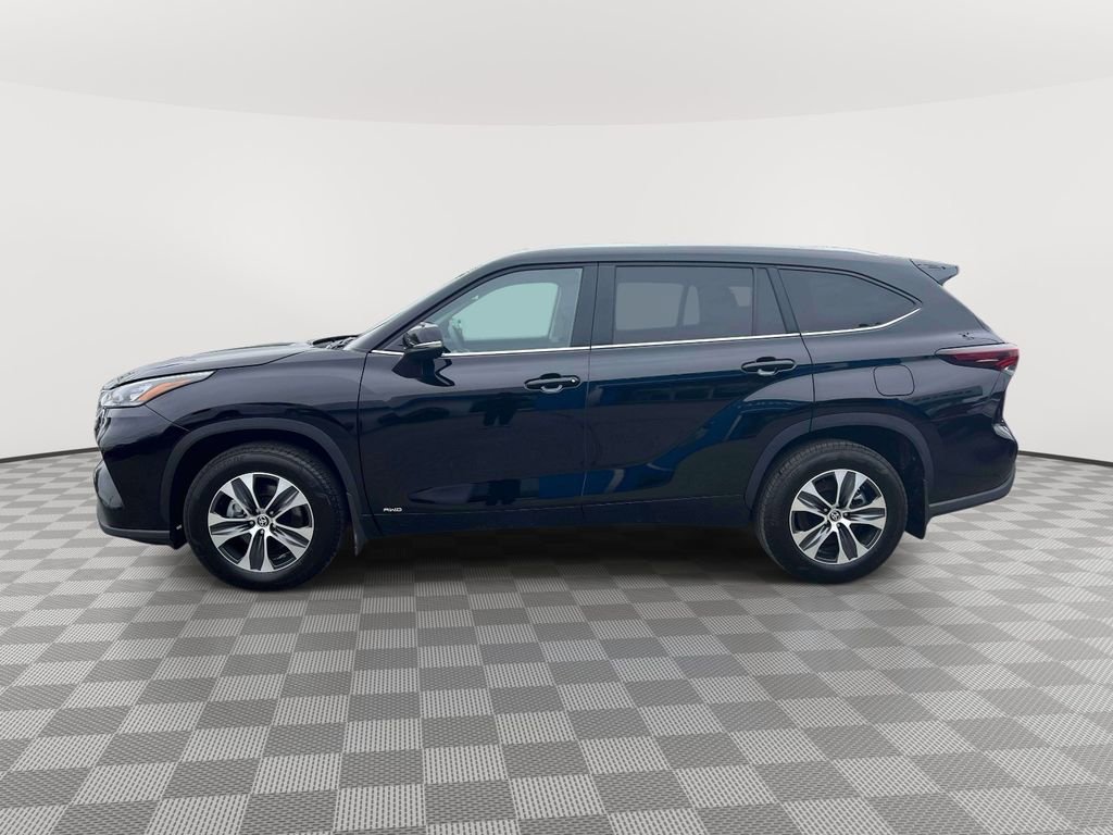 Used 2026 Toyota Highlander XLE AWD/4WD image 8