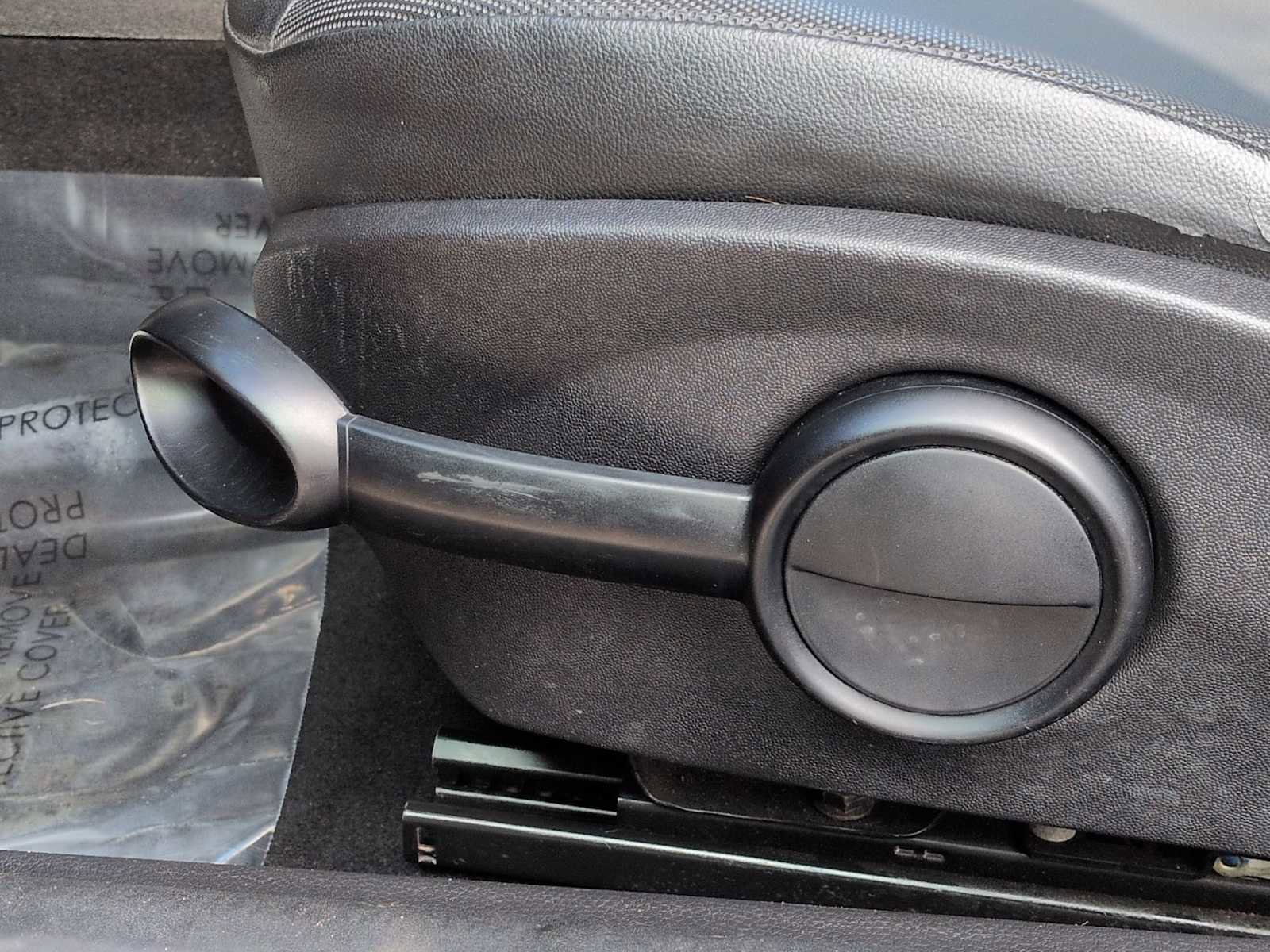 Used 2011 MINI Cooper Hardtop image 18