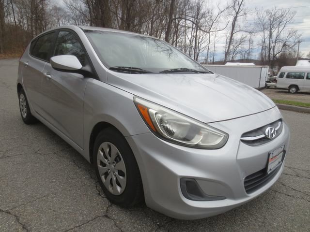 Used 2017 Hyundai Accent SE FWD image 2