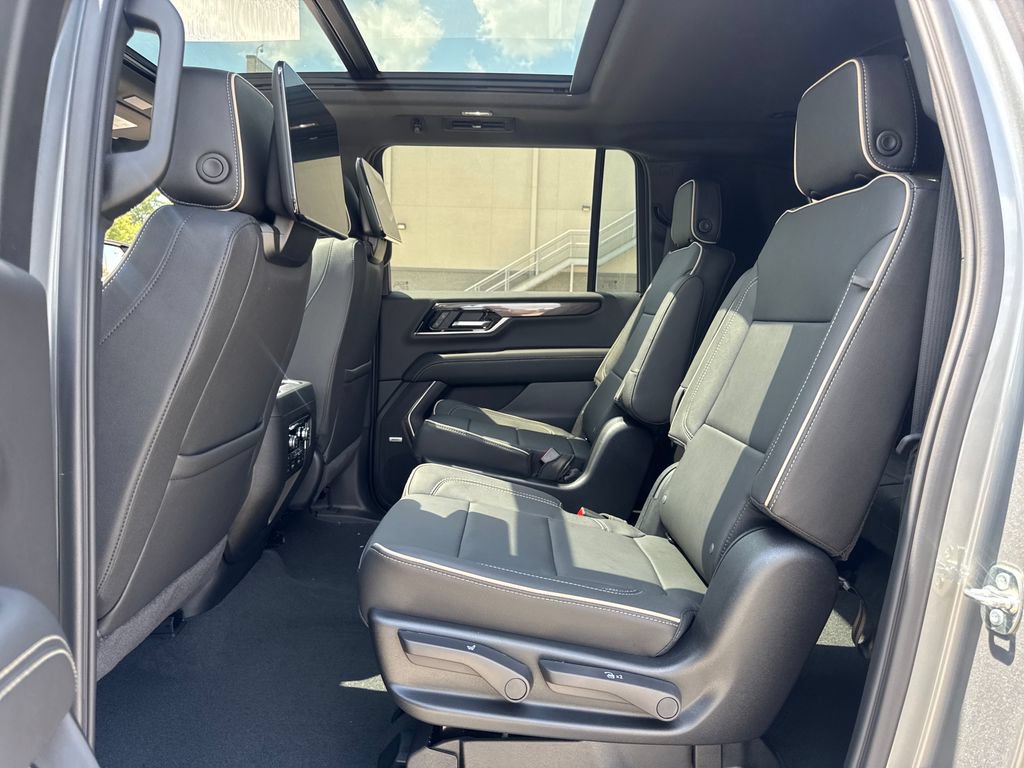 New 2026 GMC Yukon XL Elevation w/ Elevation Premium Package AWD/4WD image 12