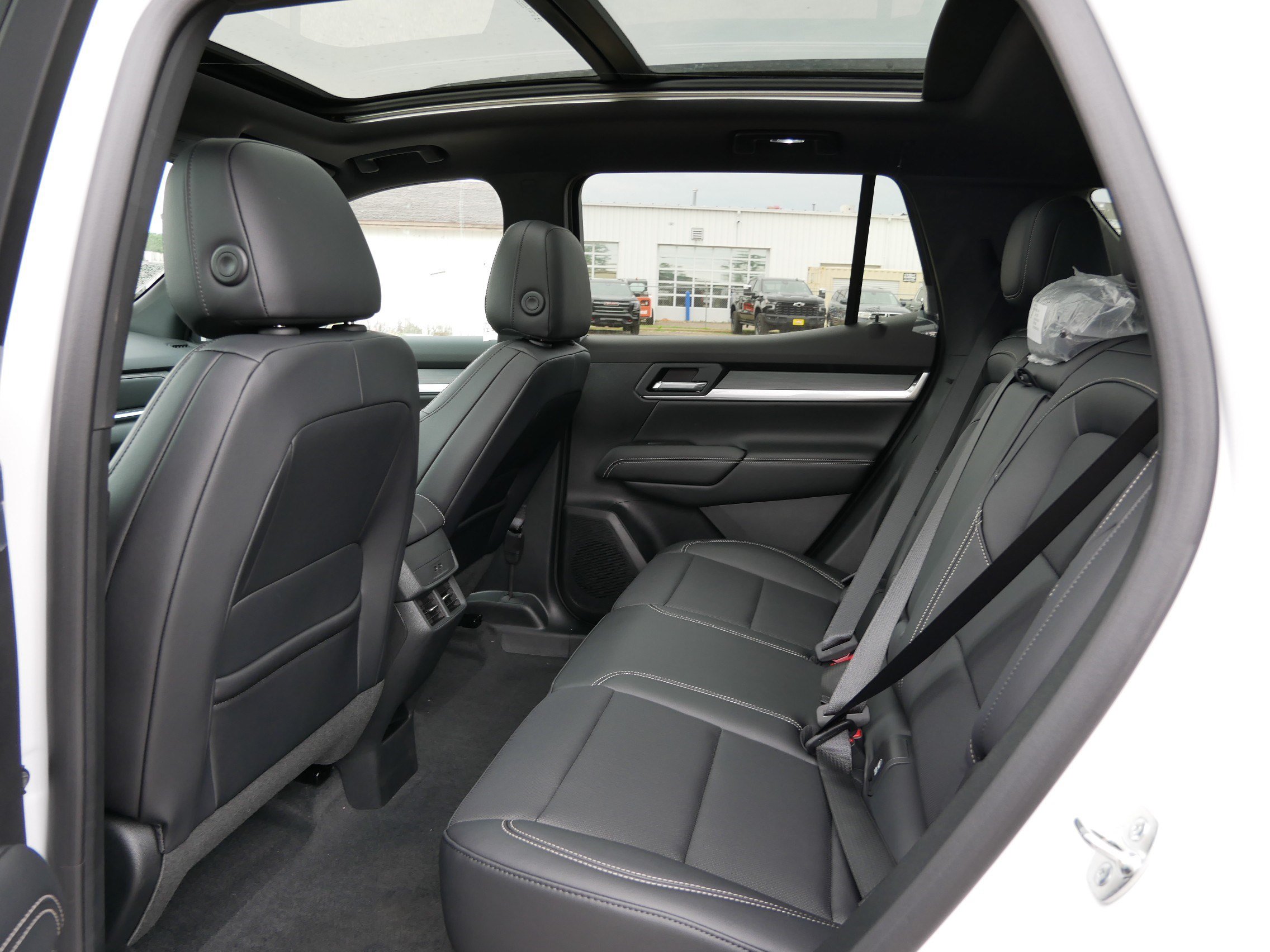 New 2027 GMC Terrain Elevation w/ Elevation Premium Package AWD/4WD image 12
