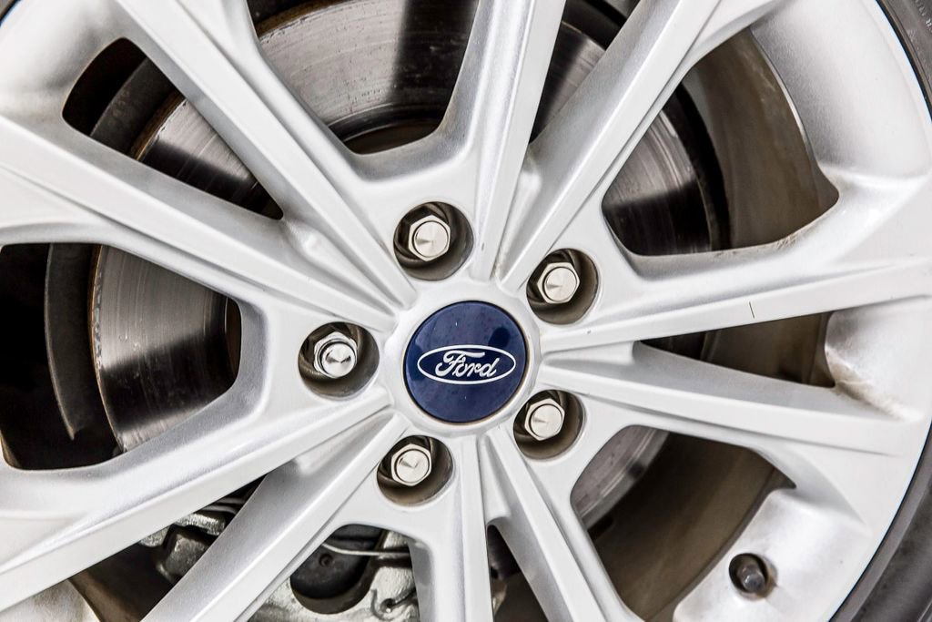 Used 2019 Ford Escape SE image 40