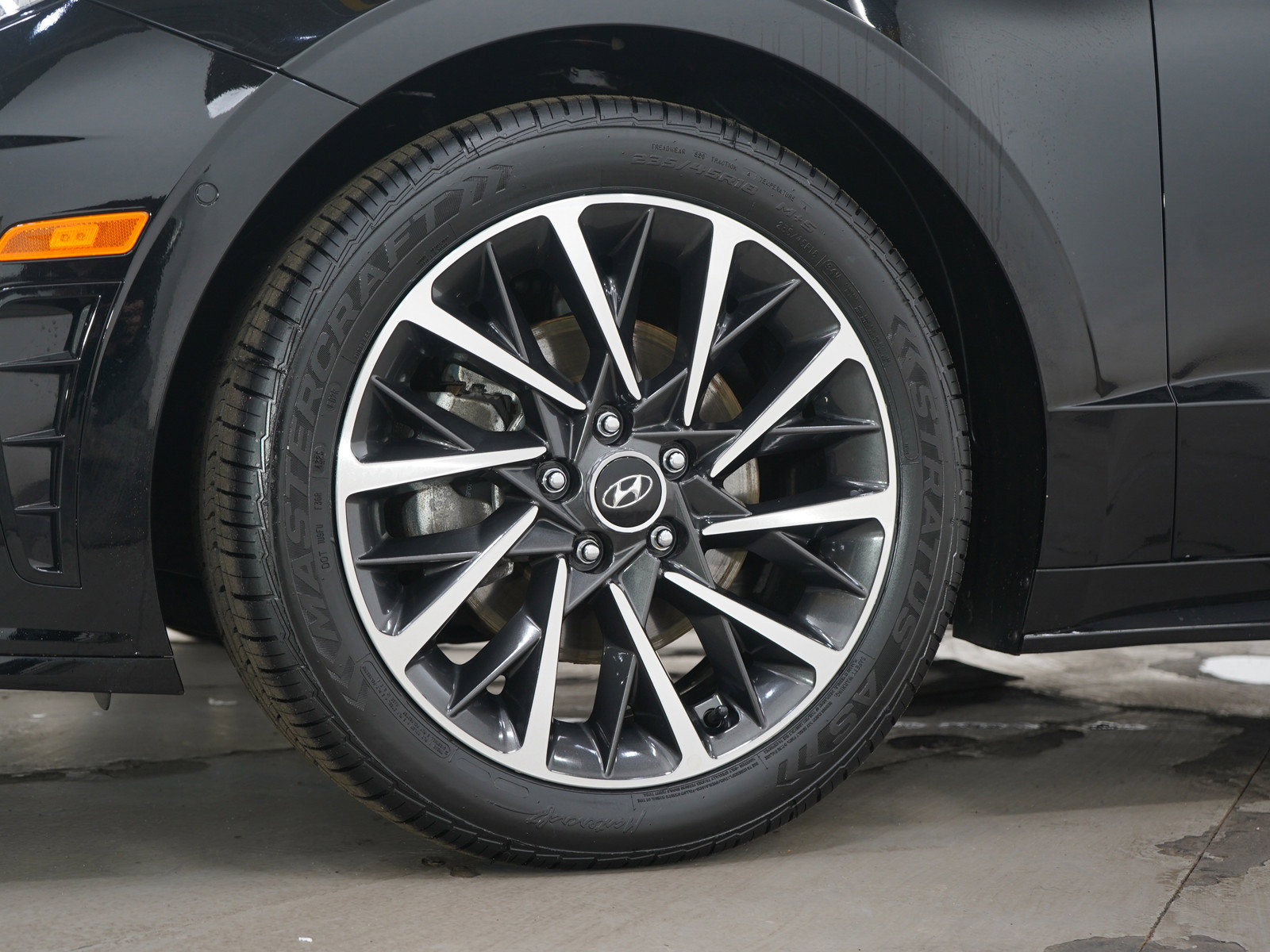 Used 2023 Hyundai Sonata Limited w/ Preferred Accessory Package image 30