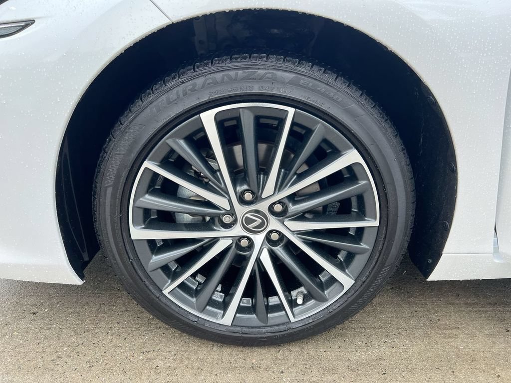 Certified 2024 Lexus ES 300h w/ Premium Package FWD image 9