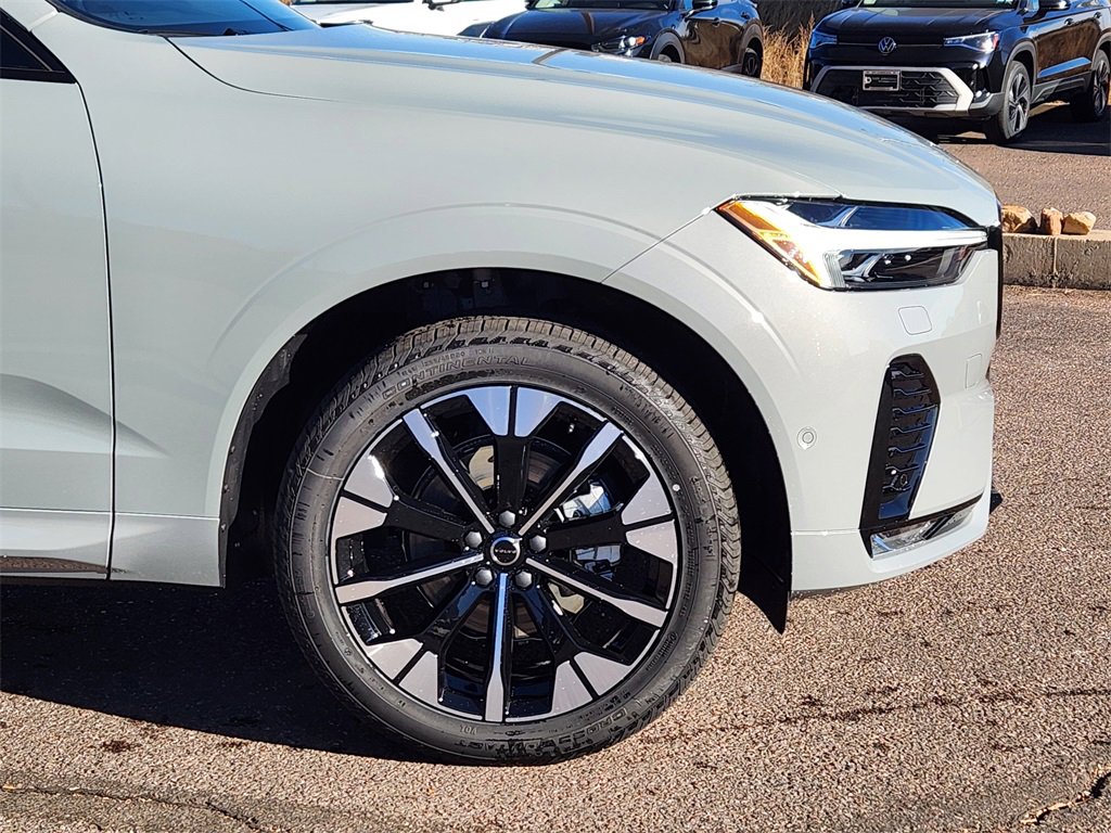 New 2026 Volvo XC60 B5 Plus w/ Climate Package image 28