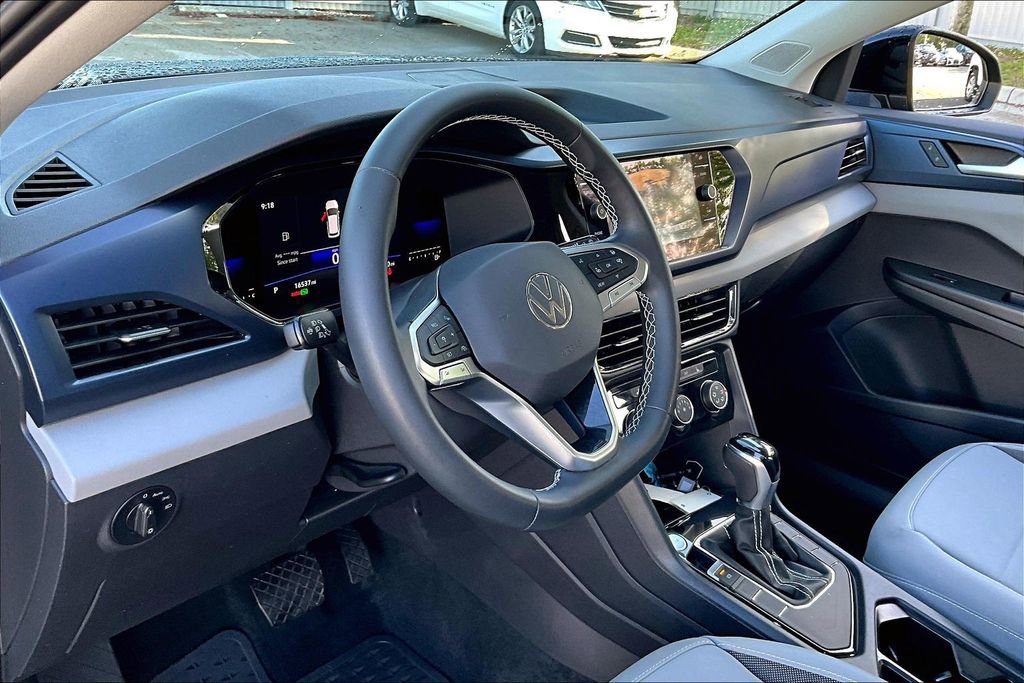 Certified 2023 Volkswagen Taos SE w/ Panoramic Sunroof Package image 14