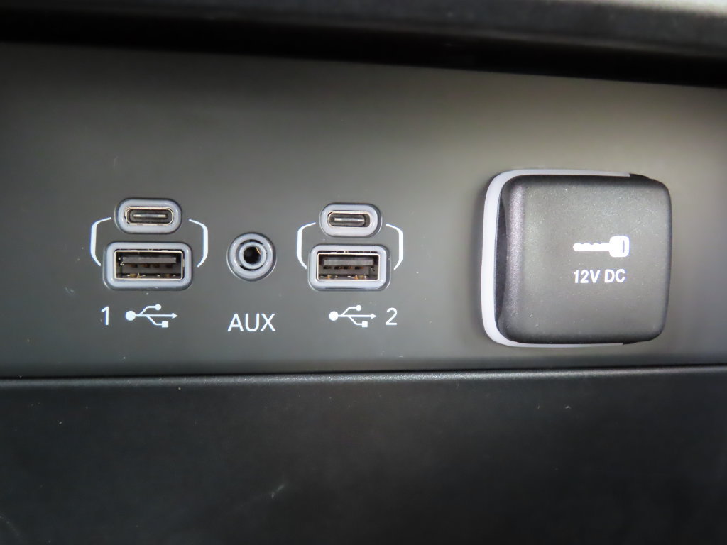 Used 2025 Jeep Grand Cherokee Limited AWD/4WD image 8