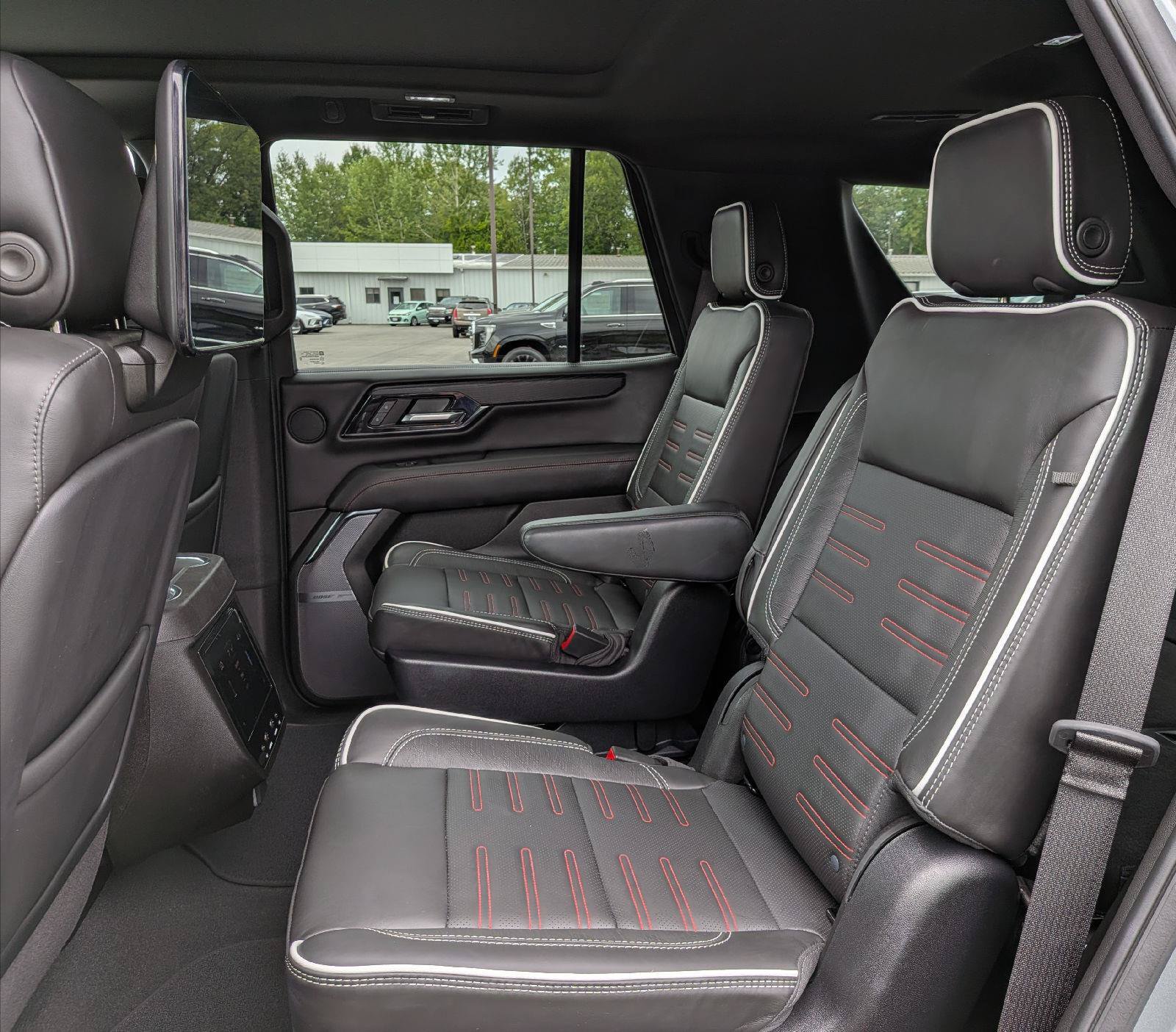 Certified 2026 GMC Yukon AT4 Ultimate AWD/4WD image 21
