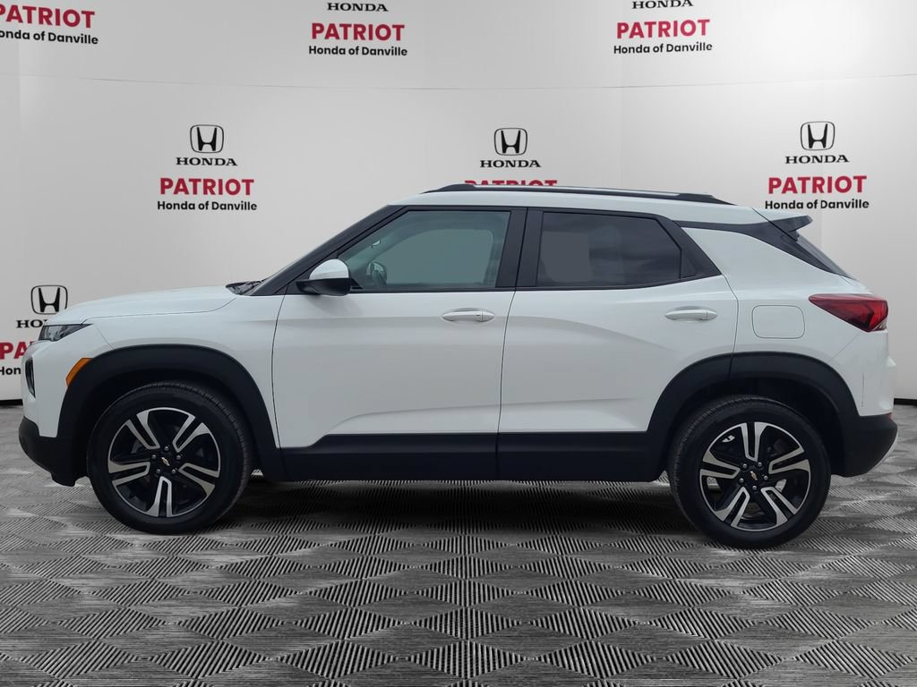Used 2023 Chevrolet TrailBlazer LT FWD image 2