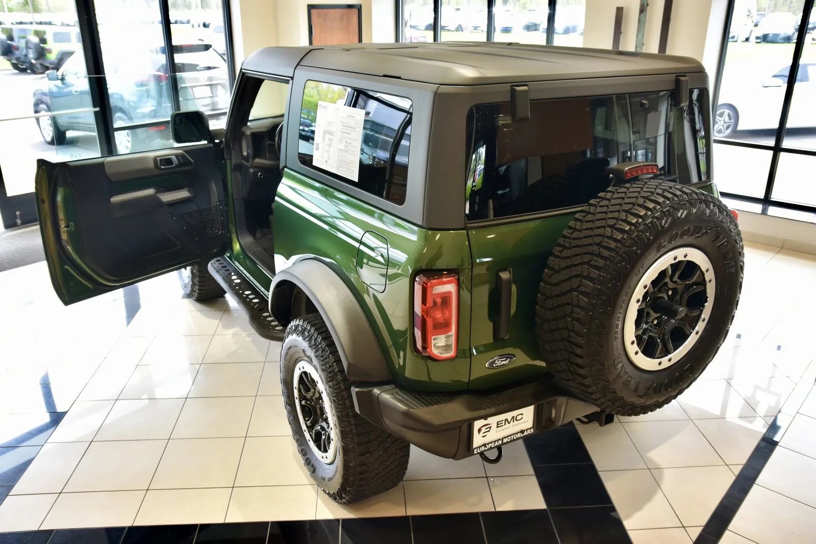 Used 2022 Ford Bronco Black Diamond w/ Sasquatch Package AWD/4WD image 8