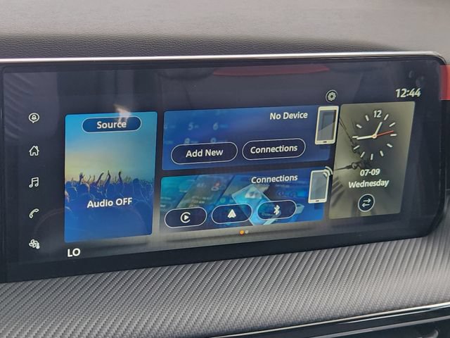 New 2025 Nissan Kicks SR FWD image 12