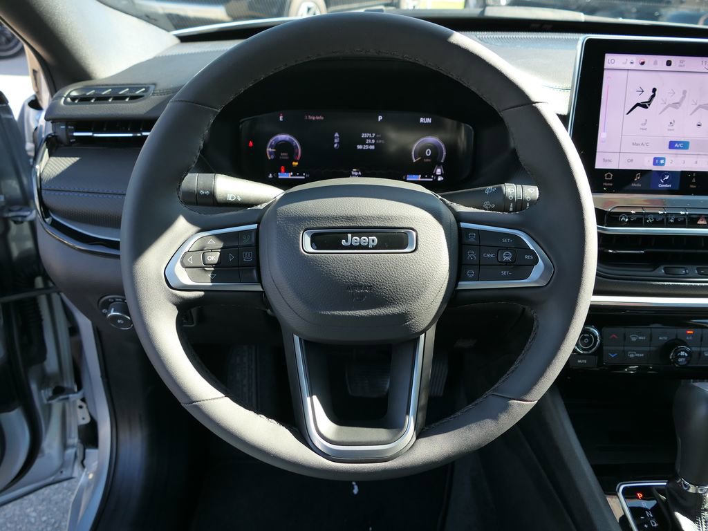 Used 2025 Jeep Compass Limited w/ Driver Assist Group I image 15