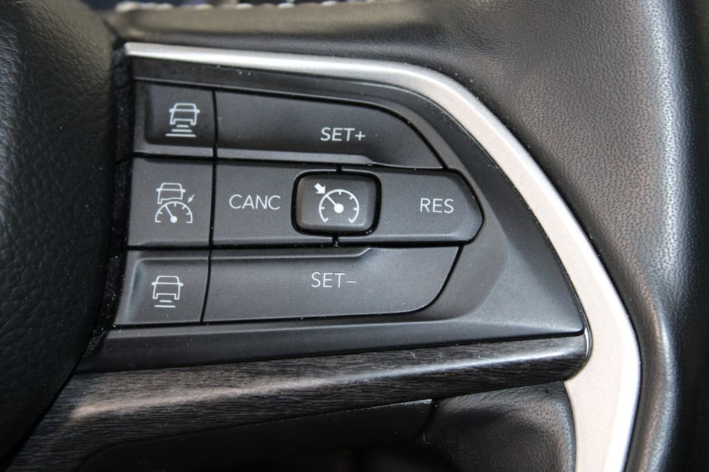 Used 2022 Jeep Grand Cherokee L Limited image 27