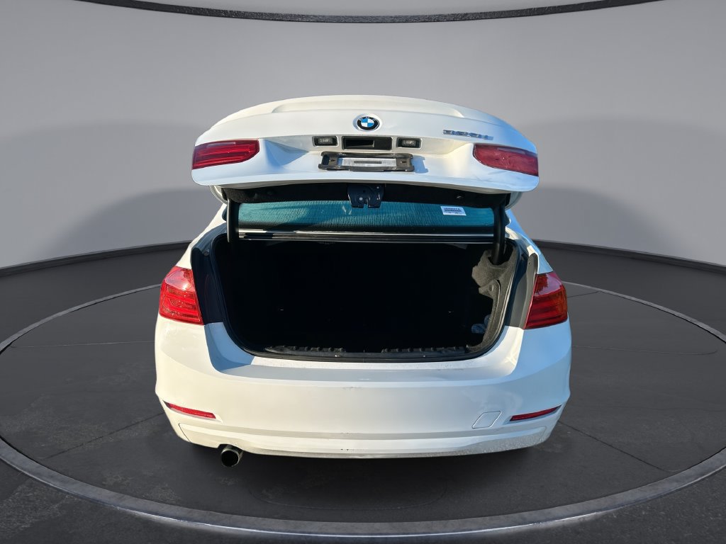 Used 2014 BMW 320i Sedan RWD image 28