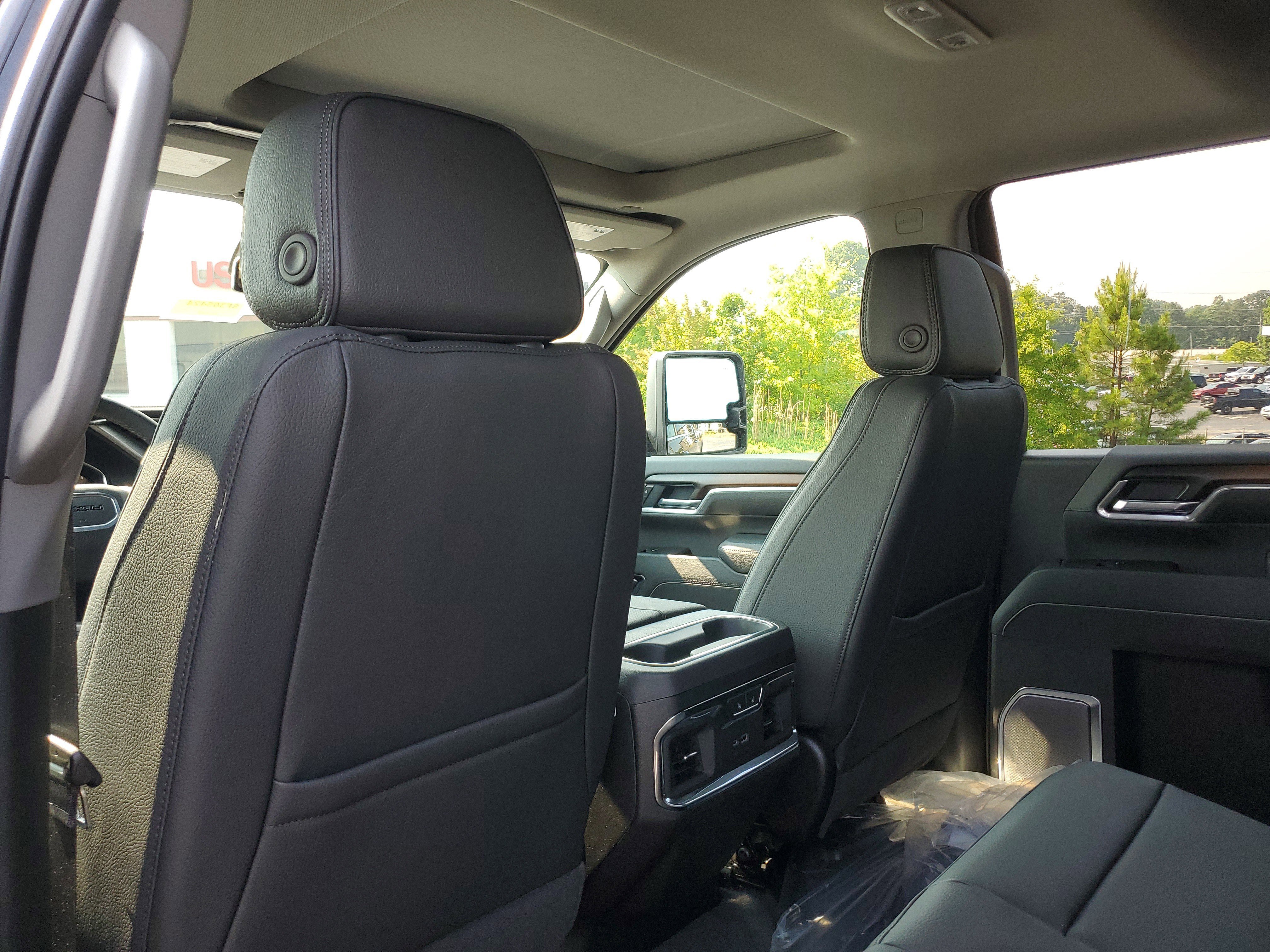 New 2025 GMC Sierra 2500 Denali image 9