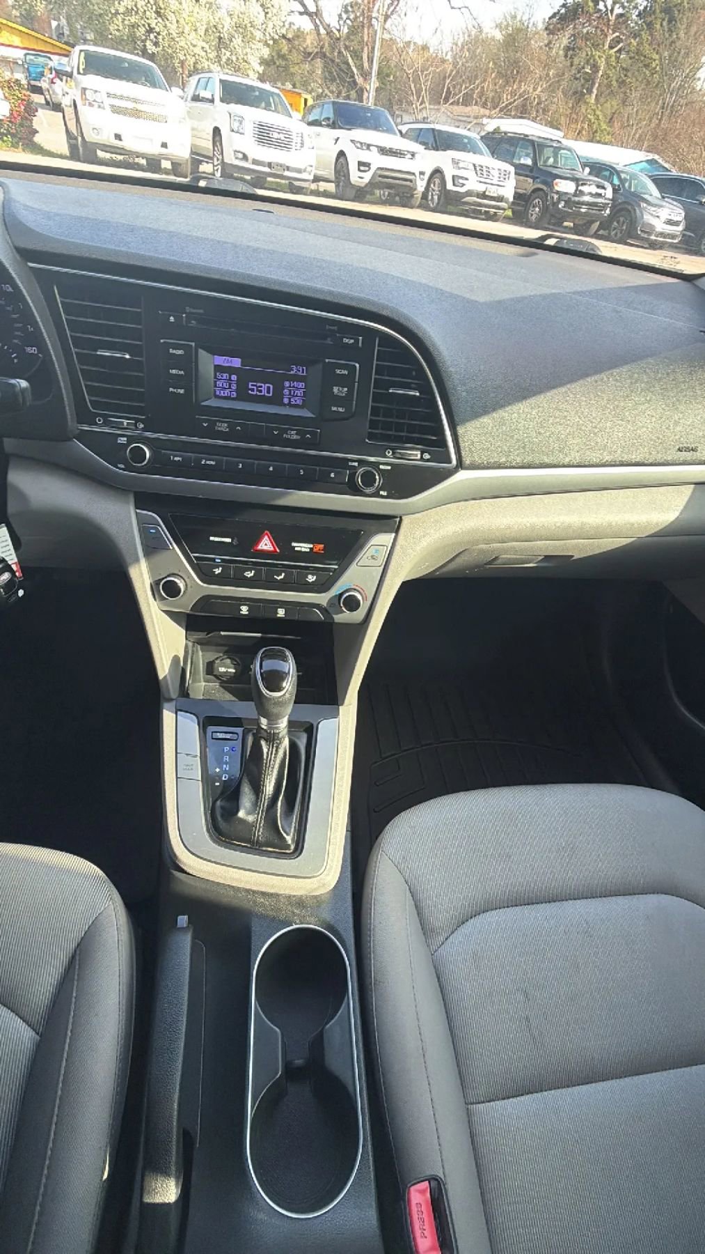 Used 2017 Hyundai Elantra SE image 27