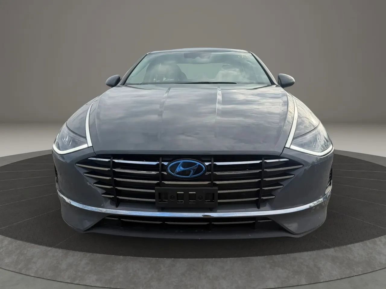 Used 2020 Hyundai Sonata SE FWD image 2