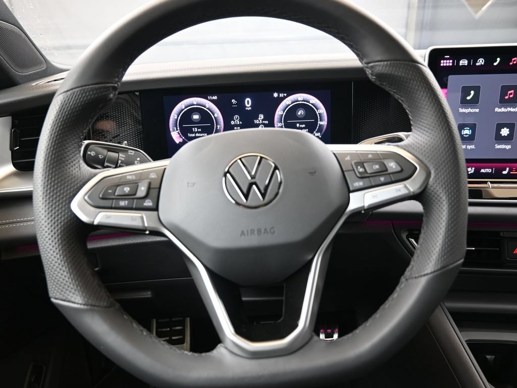 Used 2026 Volkswagen Tiguan SE R-Line AWD/4WD image 25
