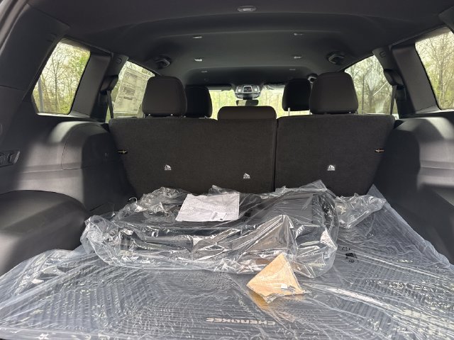 New 2026 Jeep Cherokee Laredo AWD/4WD image 28