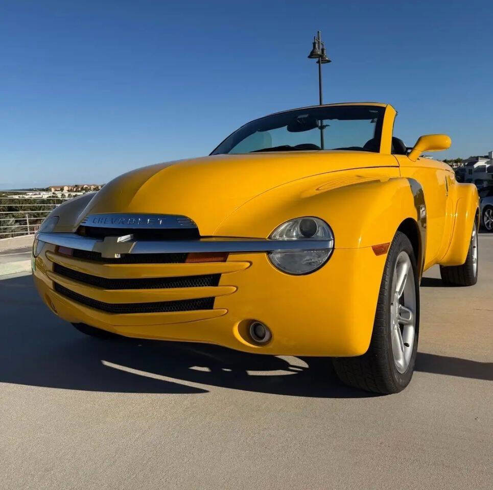 Used 2005 Chevrolet SSR LS 2dr Regular Cab Convertible w/ Preferred Equipment Group RWD image 3