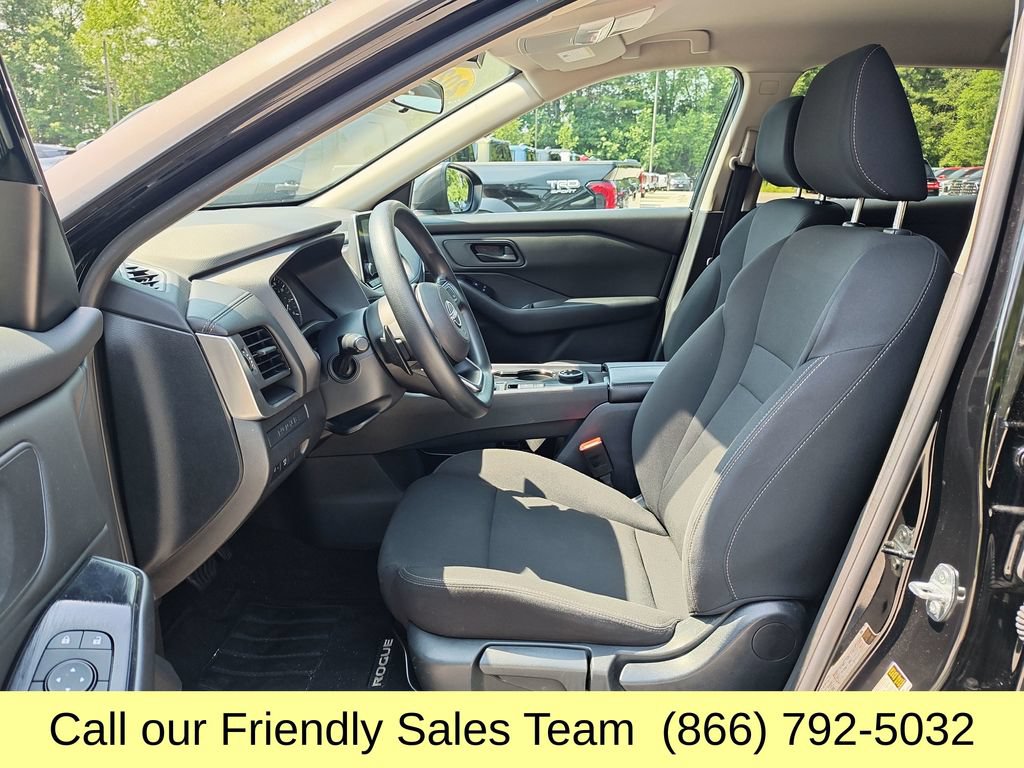 Used 2024 Nissan Rogue S AWD/4WD image 10