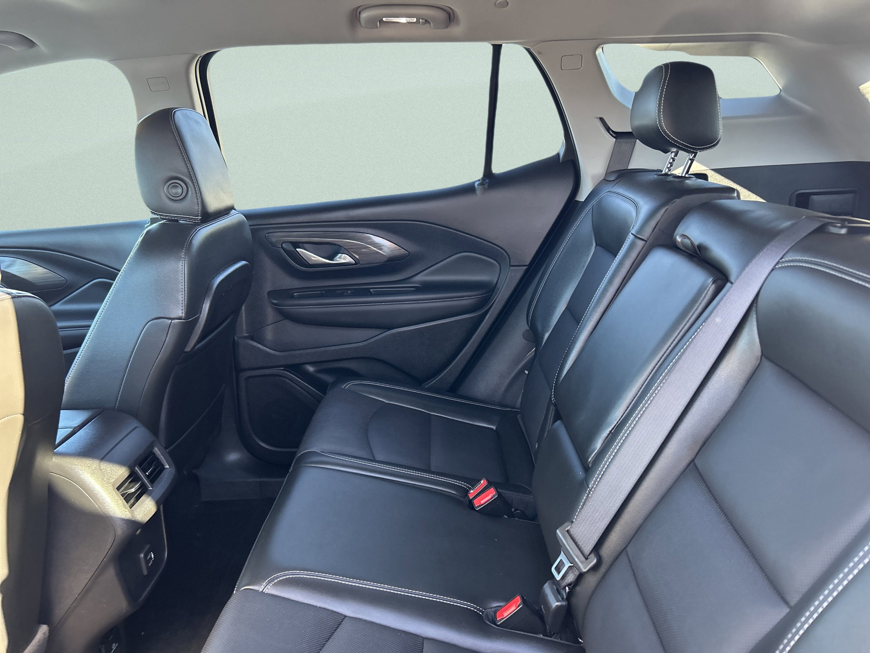 Used 2022 GMC Terrain SLT image 25