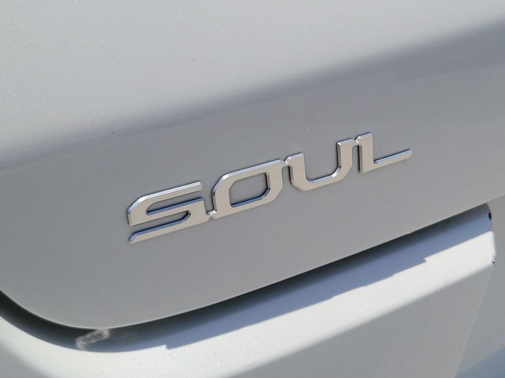 Used 2024 Kia Soul LX w/ Option Group 015 FWD image 5
