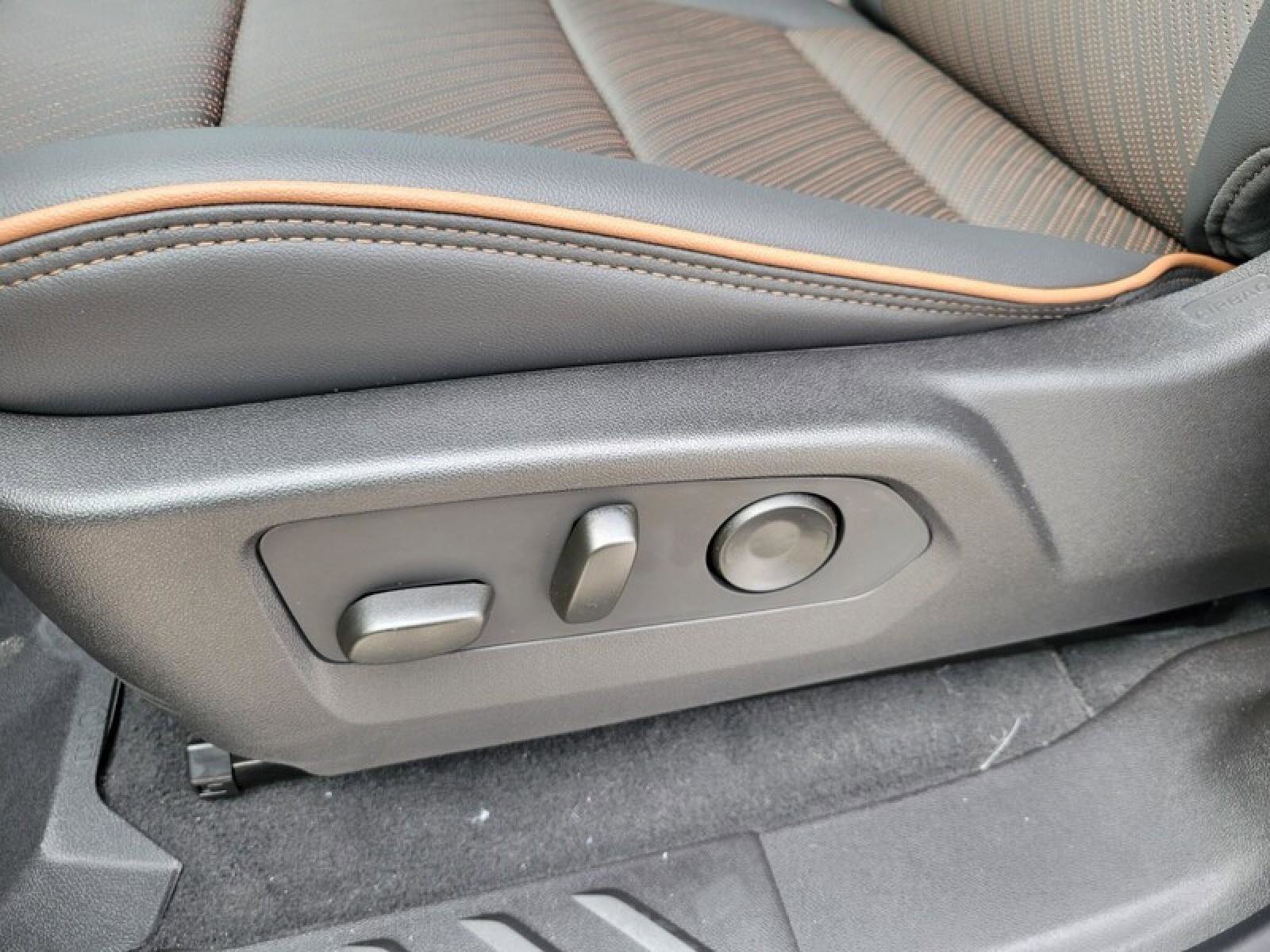 New 2026 GMC Canyon AT4 w/ Technology Plus Package image 23